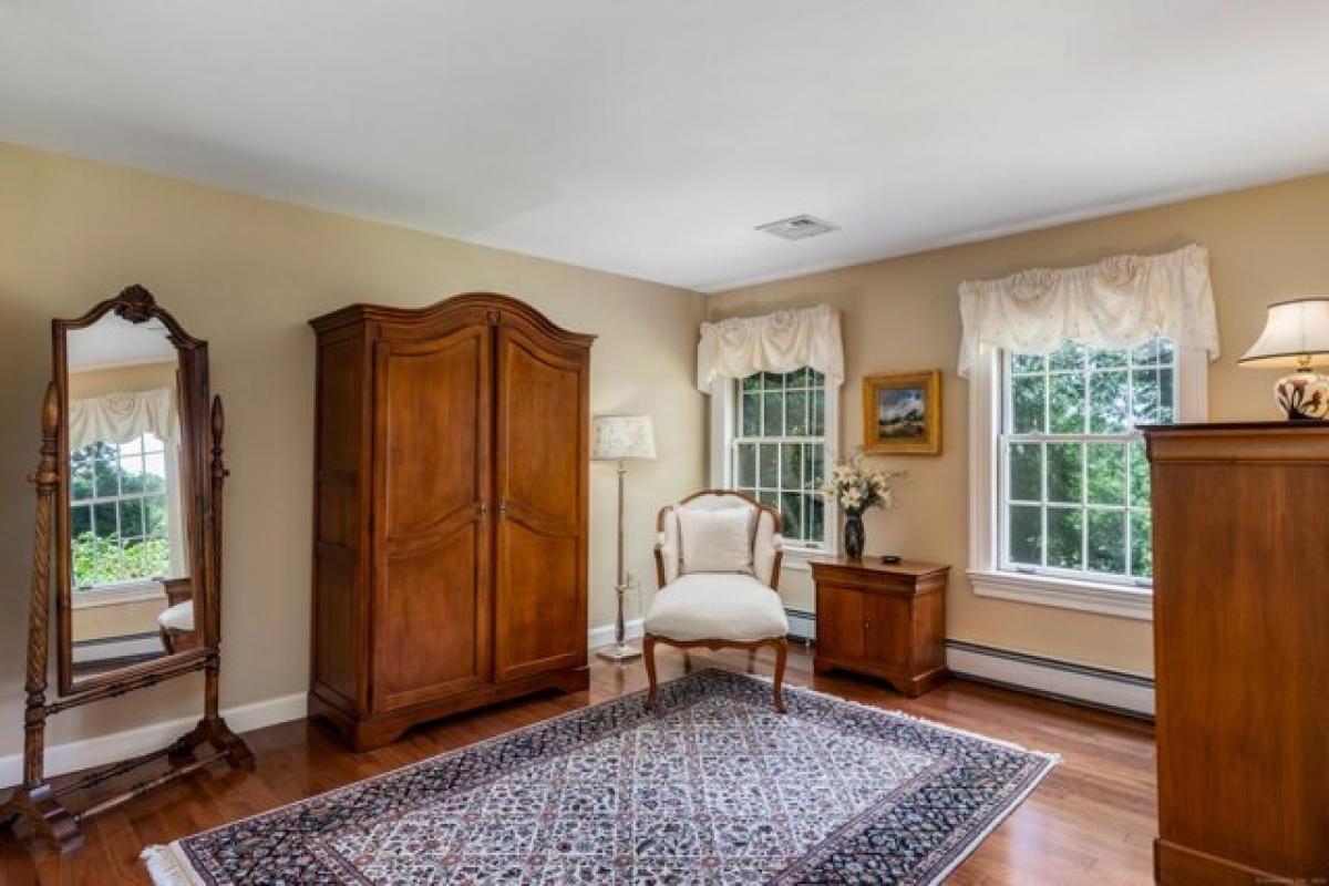 Picture of Home For Sale in Tolland, Connecticut, United States