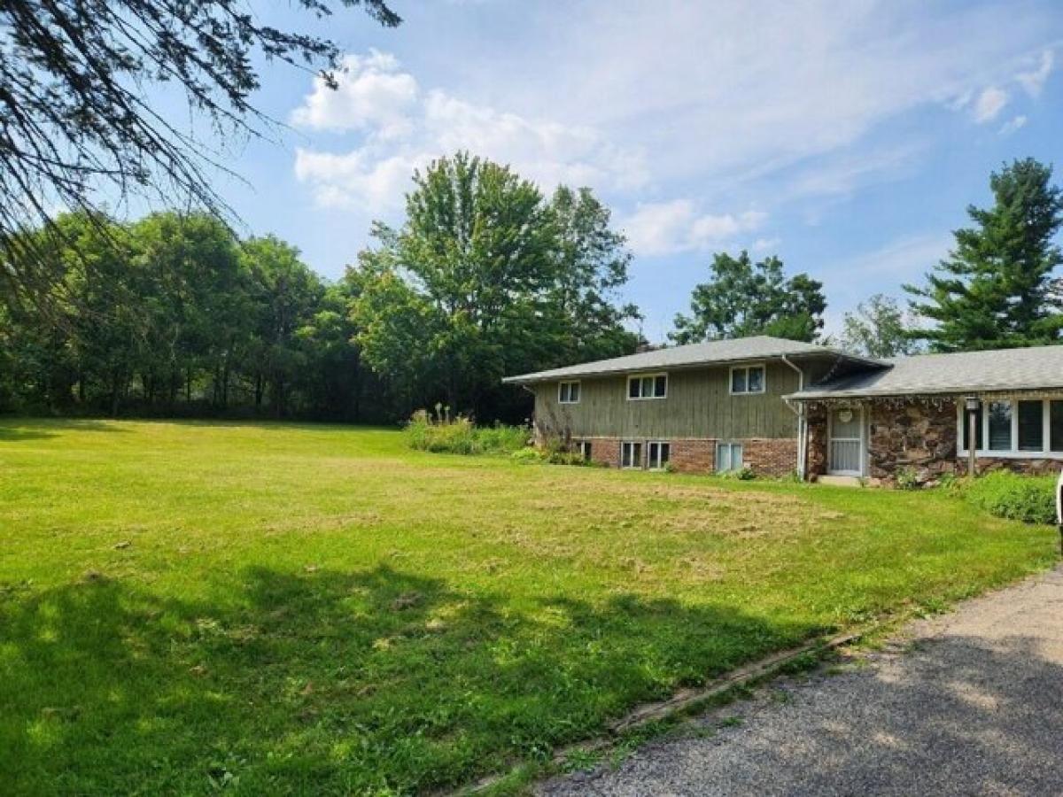 Picture of Home For Sale in Woodstock, Illinois, United States