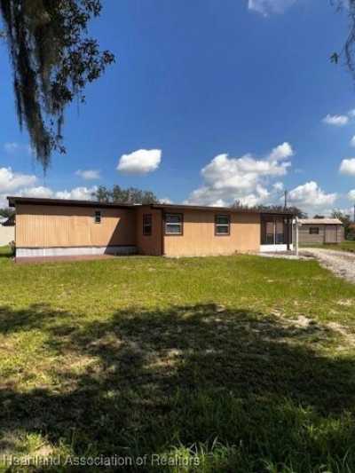 Home For Sale in Avon Park, Florida