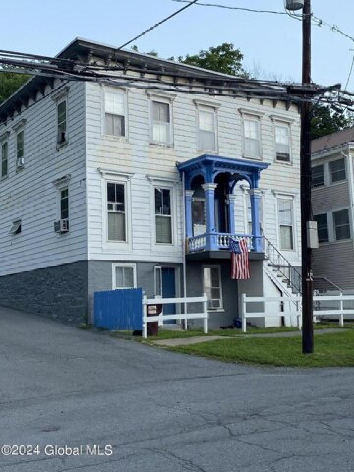 Picture of Home For Sale in Whitehall, New York, United States