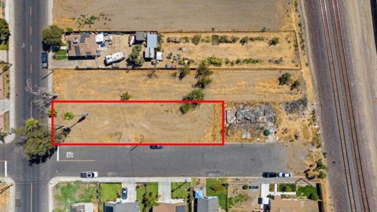 Picture of Residential Land For Sale in Hanford, California, United States