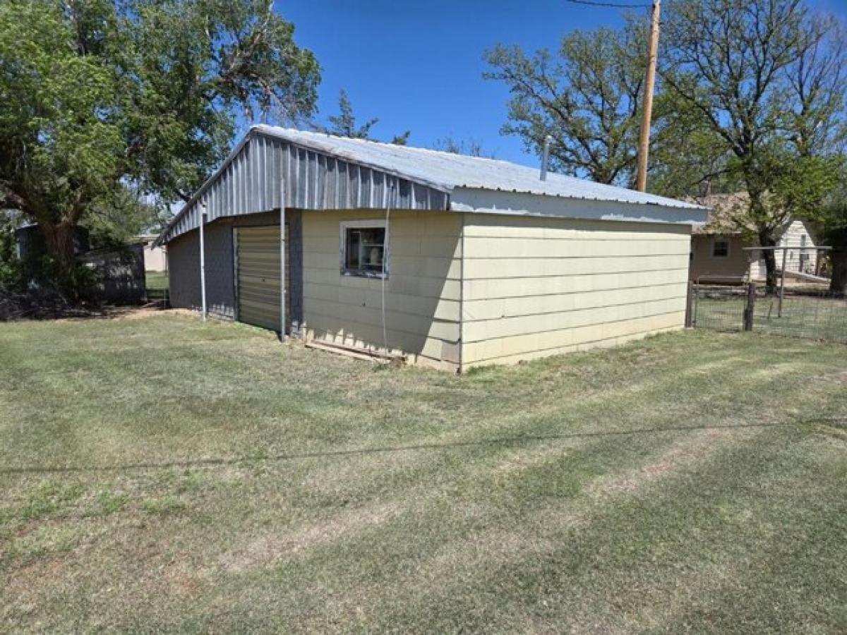 Picture of Home For Sale in Turpin, Oklahoma, United States