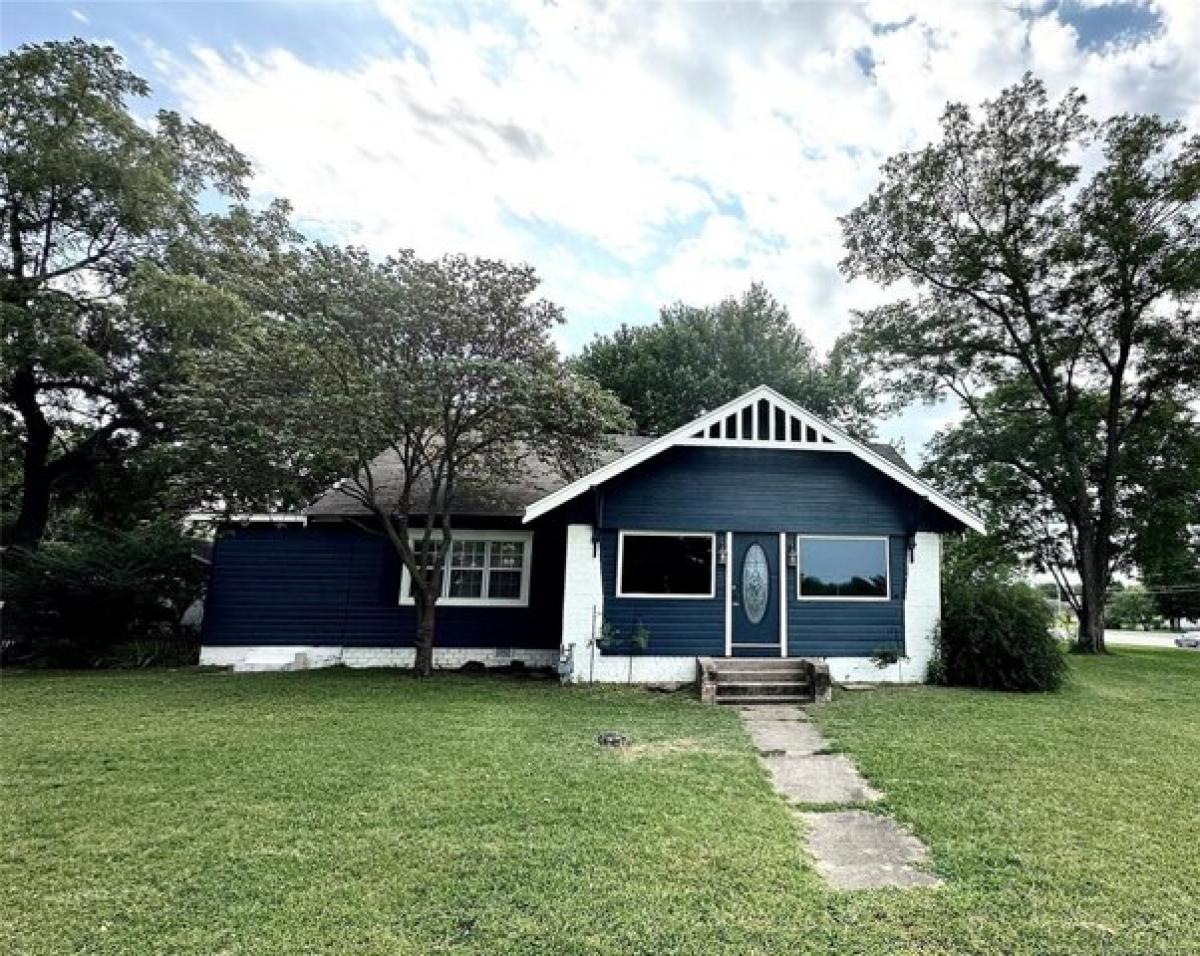 Picture of Home For Sale in Collinsville, Oklahoma, United States