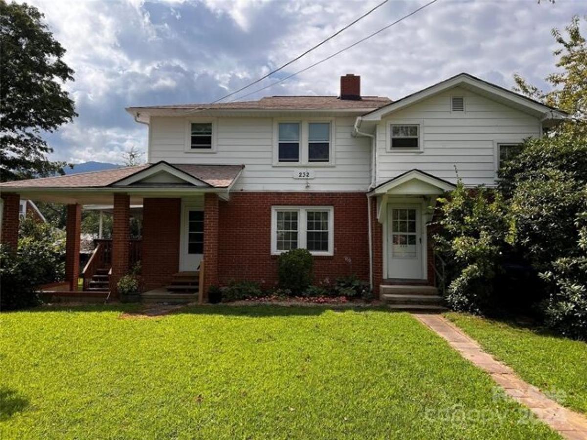 Picture of Home For Sale in Swannanoa, North Carolina, United States