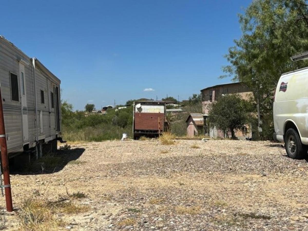 Picture of Residential Land For Sale in Eagle Pass, Texas, United States