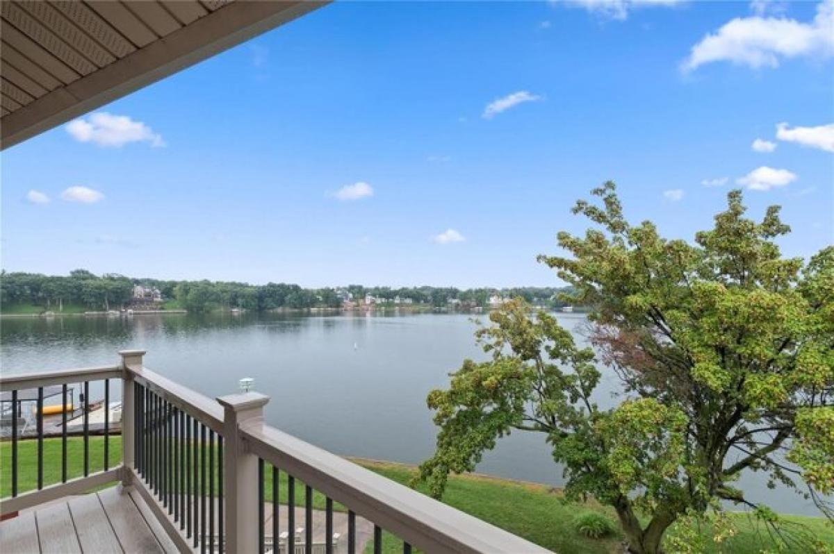 Picture of Home For Sale in Lake Saint Louis, Missouri, United States