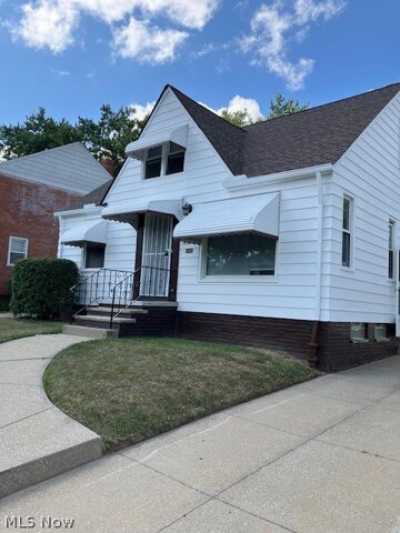 Home For Sale in Maple Heights, Ohio