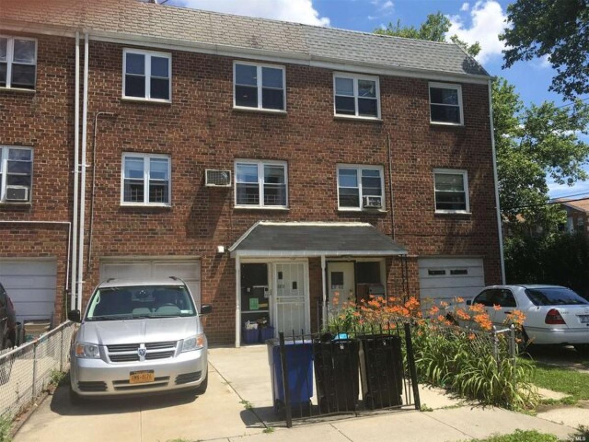 Picture of Home For Rent in Forest Hills, New York, United States