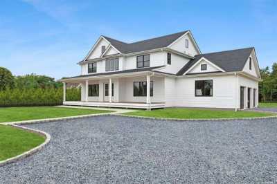 Home For Sale in Remsenburg, New York