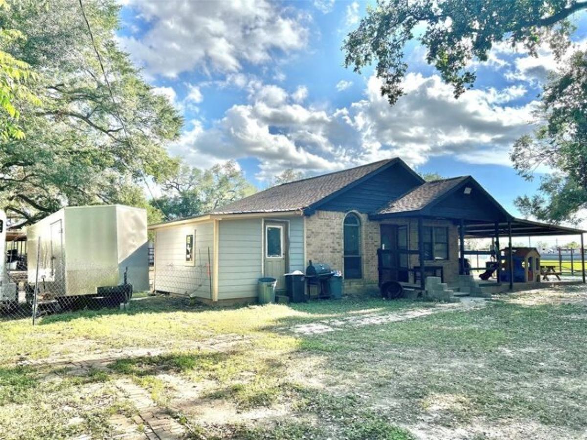 Picture of Home For Sale in Fresno, Texas, United States