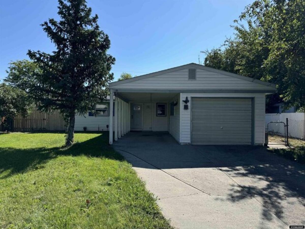 Picture of Home For Sale in Riverton, Wyoming, United States