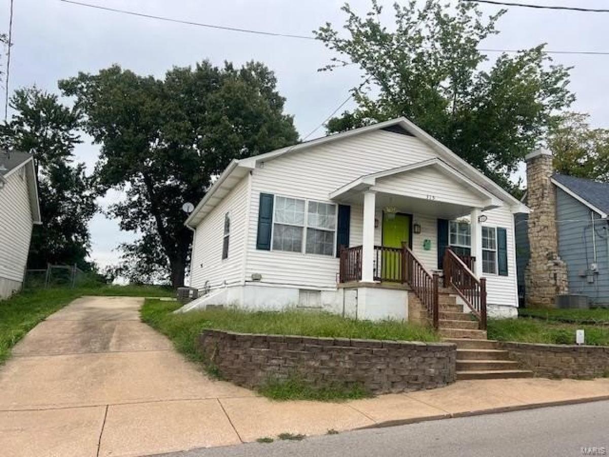 Picture of Home For Sale in Festus, Missouri, United States