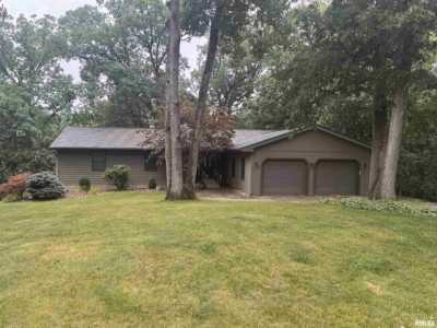 Home For Sale in Groveland, Illinois