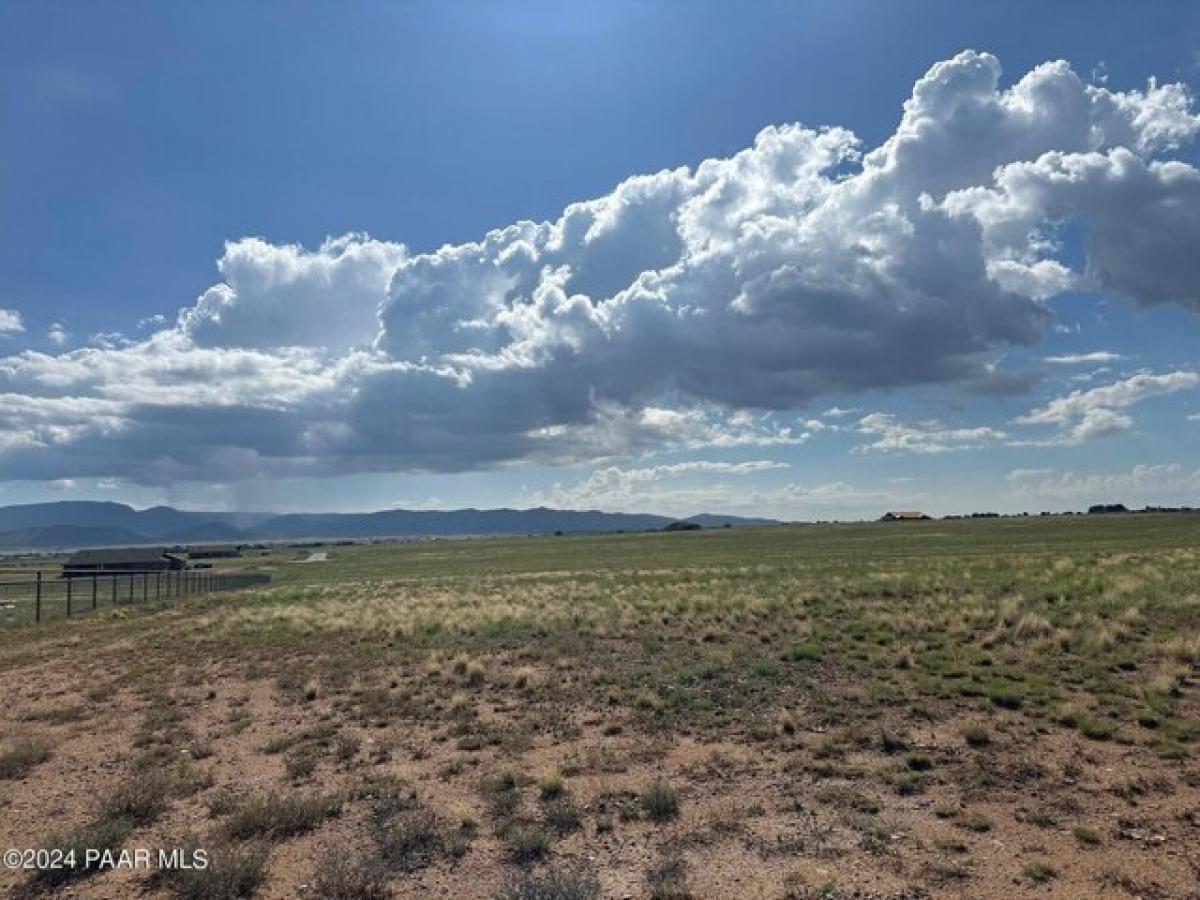 Picture of Residential Land For Sale in Prescott Valley, Arizona, United States