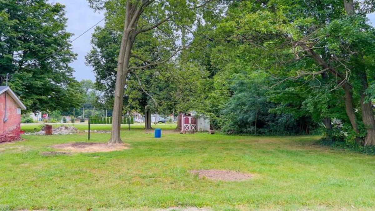 Picture of Home For Sale in White Pigeon, Michigan, United States