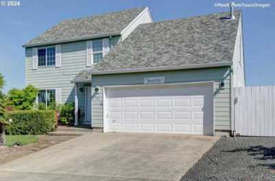 Home For Sale in Lafayette, Oregon