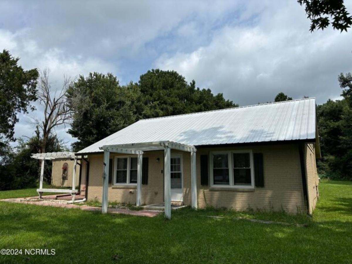 Picture of Home For Sale in Burgaw, North Carolina, United States