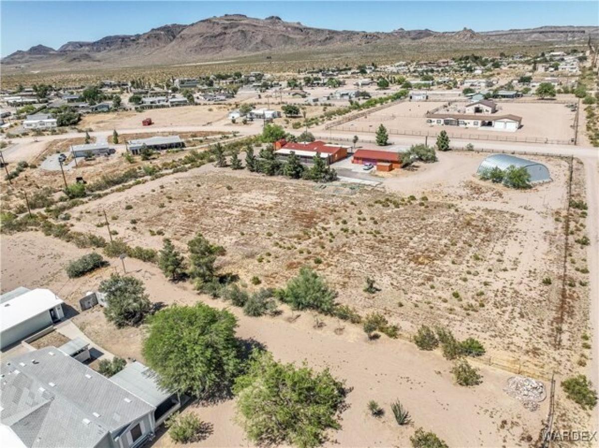 Picture of Residential Land For Sale in Golden Valley, Arizona, United States