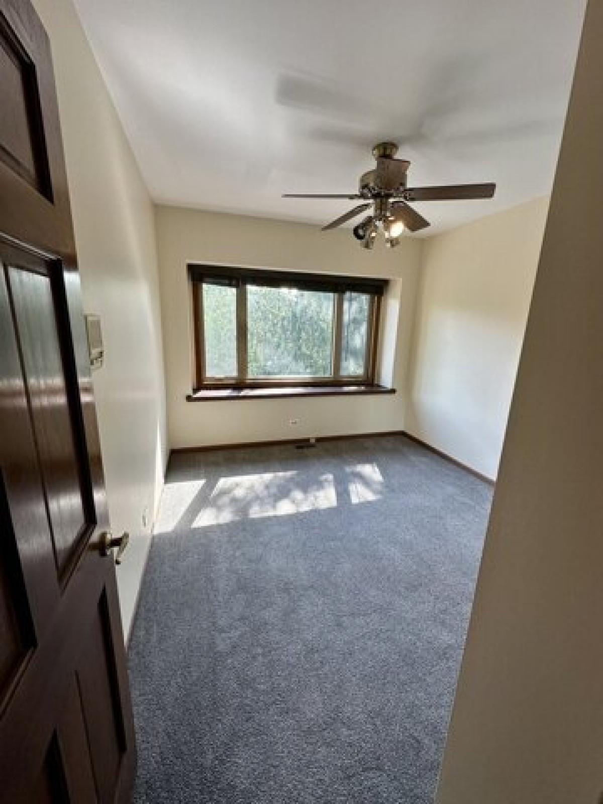 Picture of Home For Rent in Mount Prospect, Illinois, United States