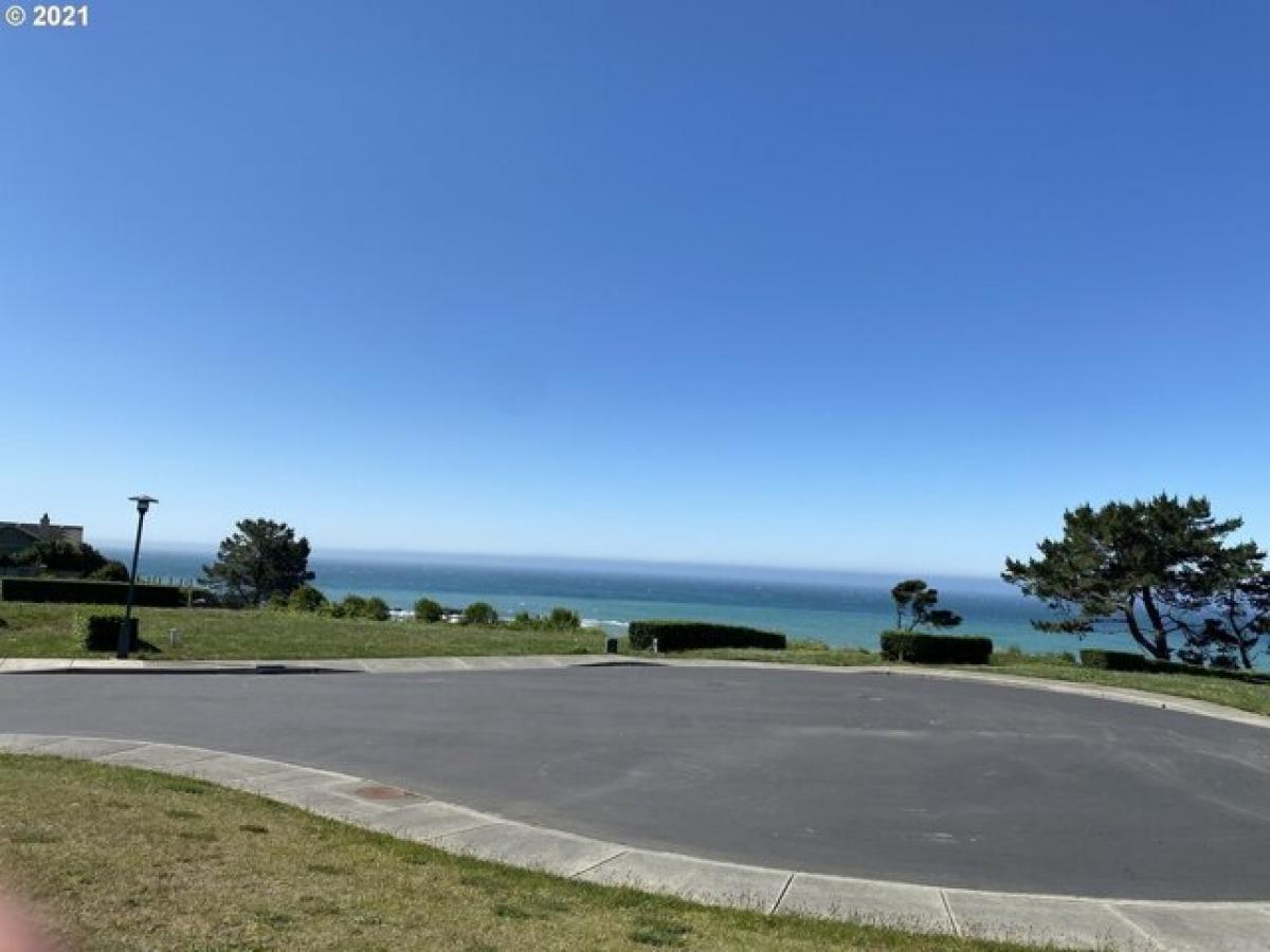 Picture of Residential Land For Sale in Brookings, Oregon, United States