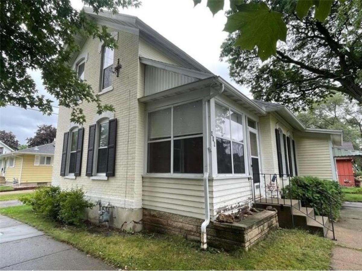 Picture of Home For Sale in Winona, Minnesota, United States