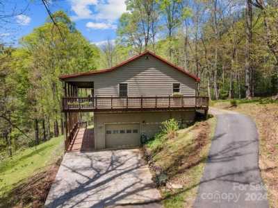 Home For Sale in Burnsville, North Carolina