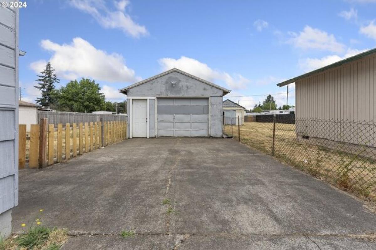 Picture of Home For Sale in Happy Valley, Oregon, United States