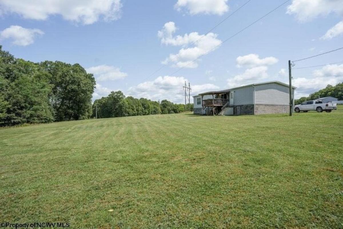 Picture of Home For Sale in Albright, West Virginia, United States