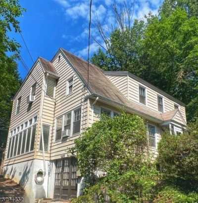 Home For Sale in Mountainside, New Jersey