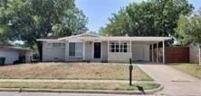 Home For Rent in Hurst, Texas