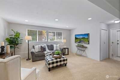 Home For Sale in Sammamish, Washington