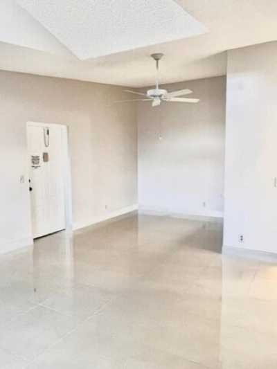 Home For Rent in Greenacres, Florida