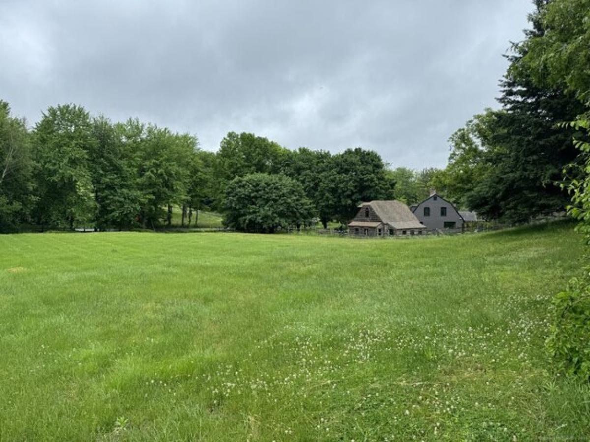 Picture of Residential Land For Sale in Glastonbury, Connecticut, United States