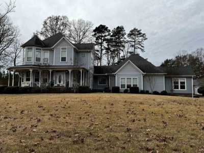 Home For Sale in Selmer, Tennessee