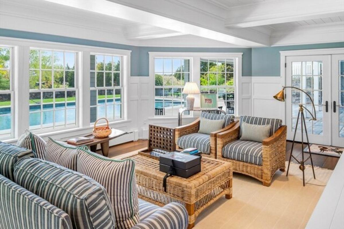 Picture of Home For Sale in Duxbury, Massachusetts, United States