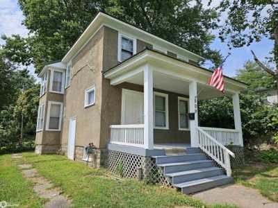 Home For Sale in Burlington, Iowa