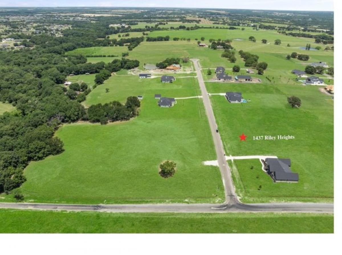 Picture of Residential Land For Sale in Van Alstyne, Texas, United States