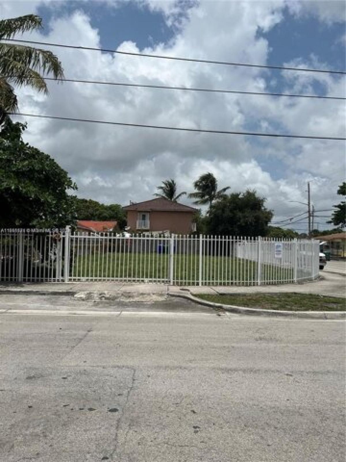 Picture of Residential Land For Sale in Miami, Florida, United States