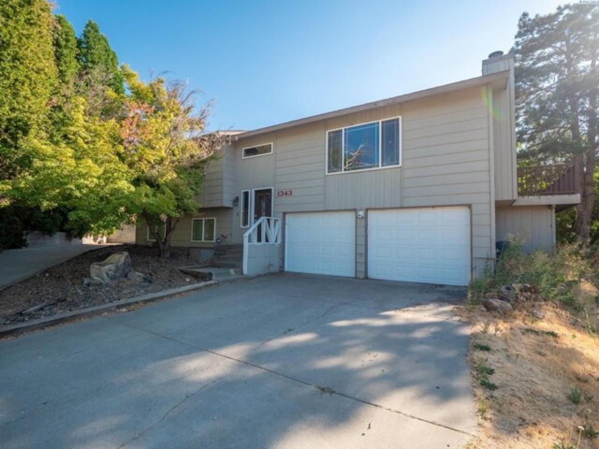 Picture of Home For Sale in Prosser, Washington, United States