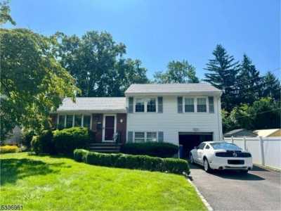 Home For Sale in North Plainfield, New Jersey