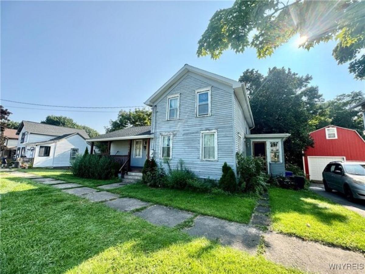 Picture of Home For Sale in Medina, New York, United States