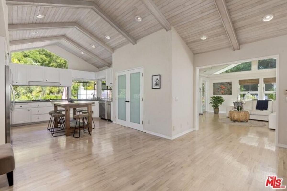 Picture of Home For Sale in Pacific Palisades, California, United States