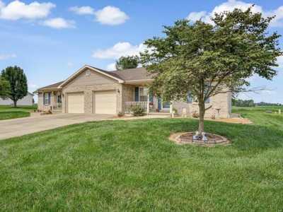 Home For Sale in Red Bud, Illinois