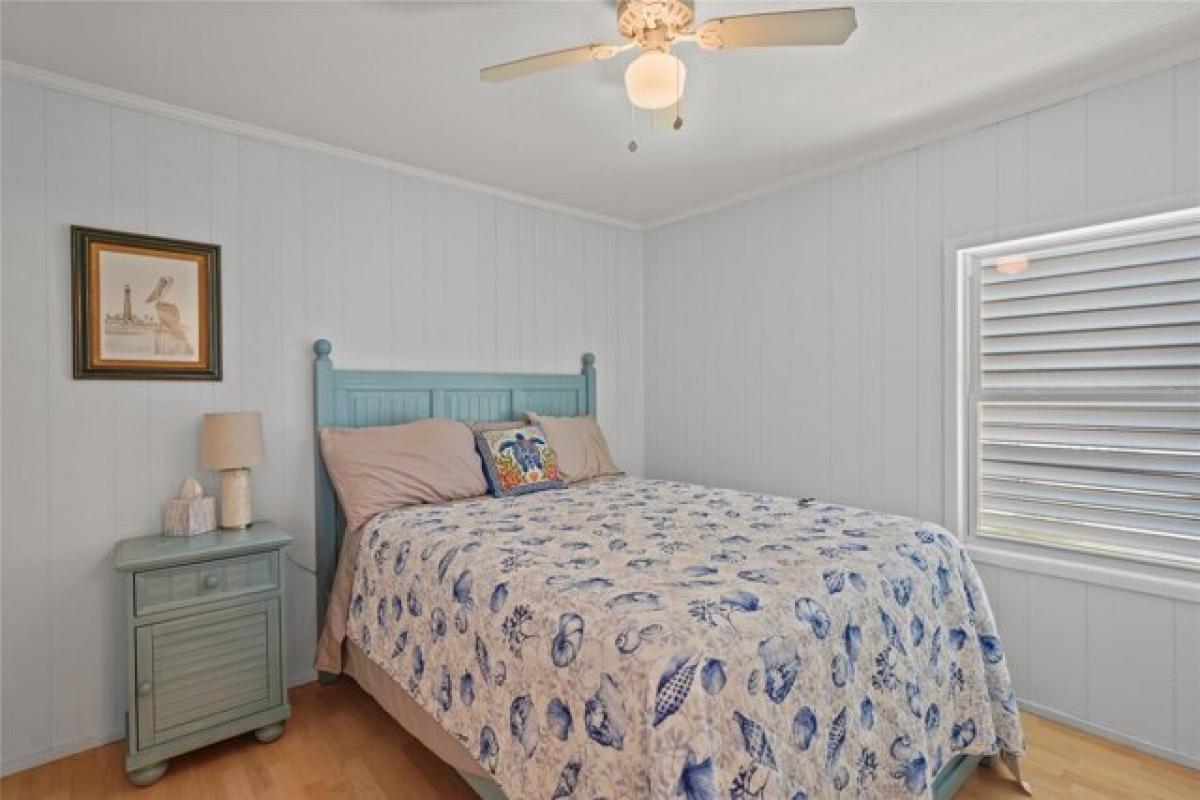 Picture of Home For Sale in Crystal Beach, Texas, United States