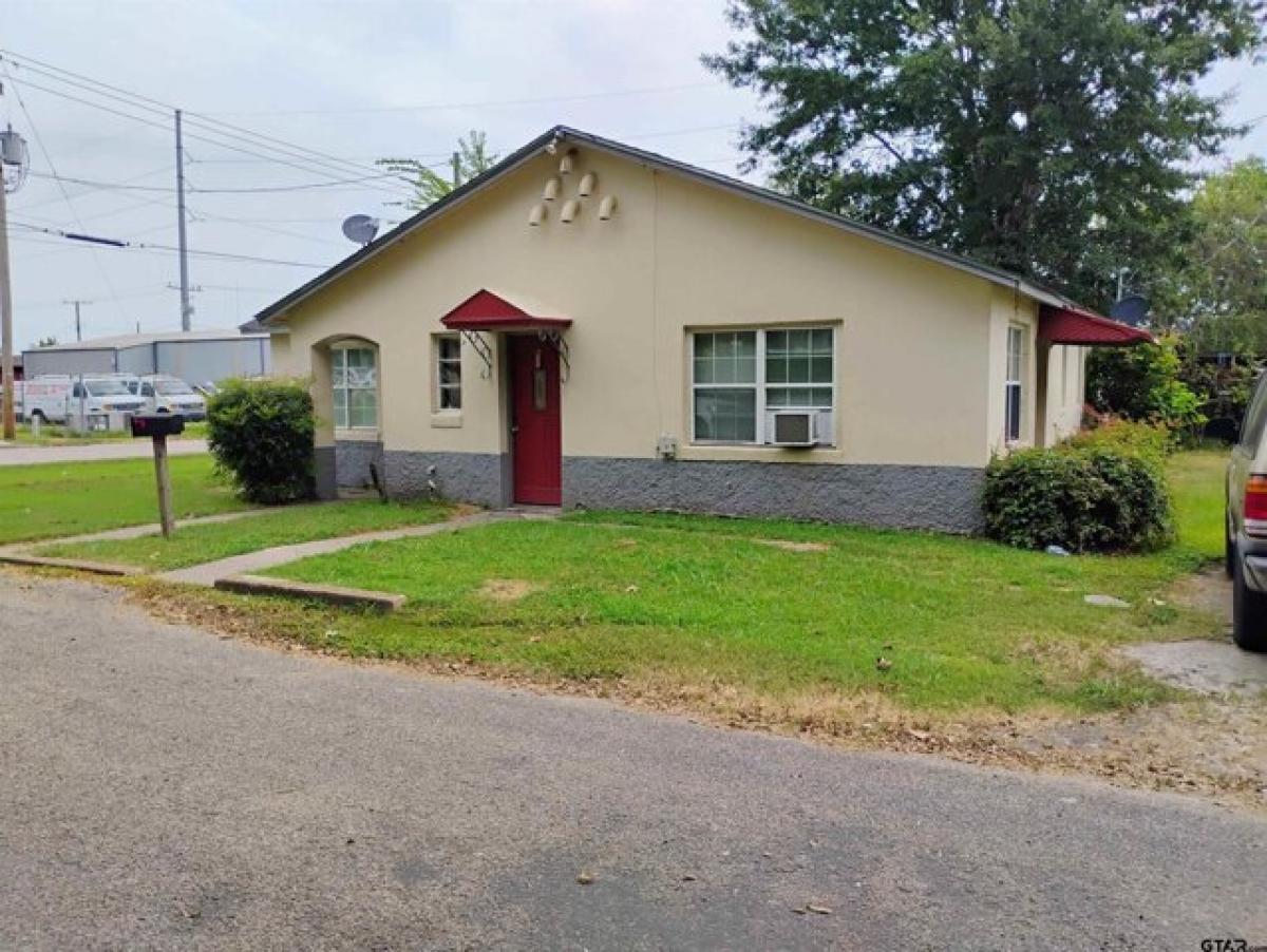 Picture of Home For Sale in Mount Pleasant, Texas, United States