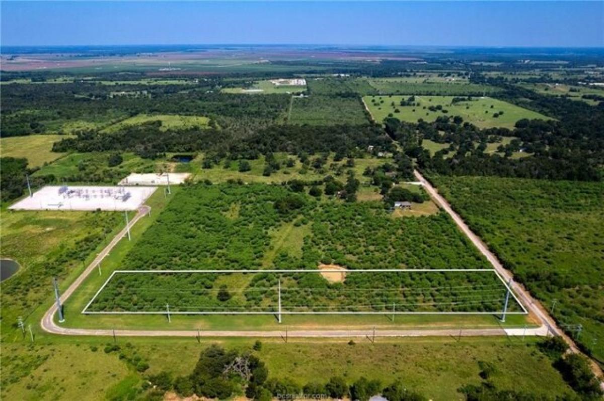 Picture of Residential Land For Sale in Bryan, Texas, United States