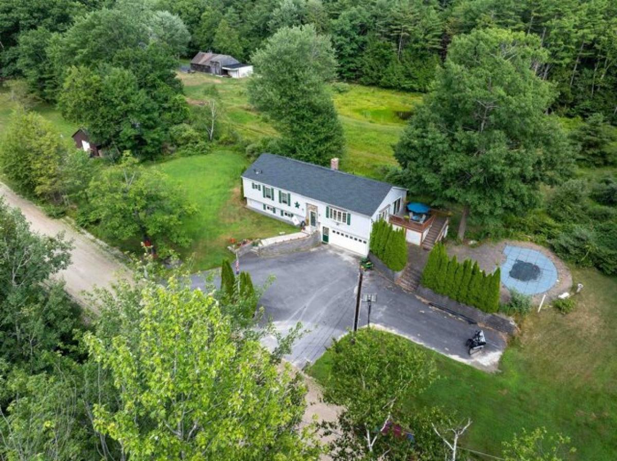 Picture of Home For Sale in Rochester, New Hampshire, United States