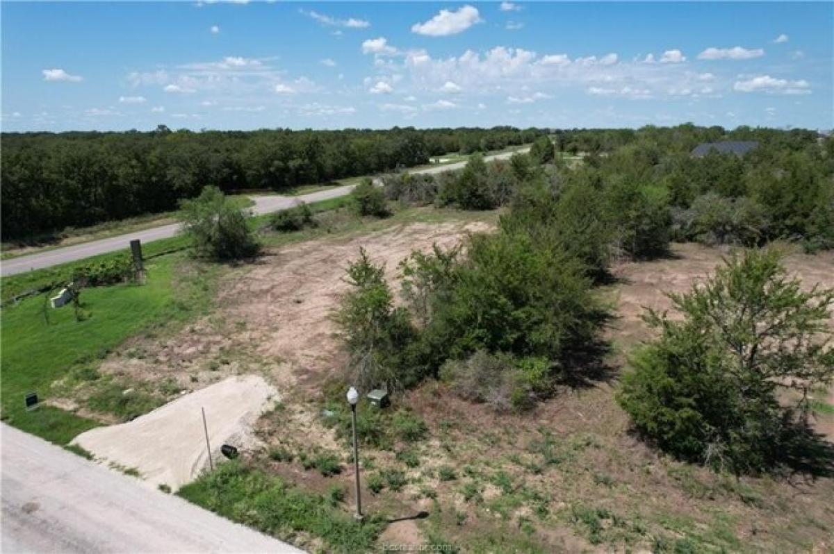 Picture of Residential Land For Sale in Bryan, Texas, United States