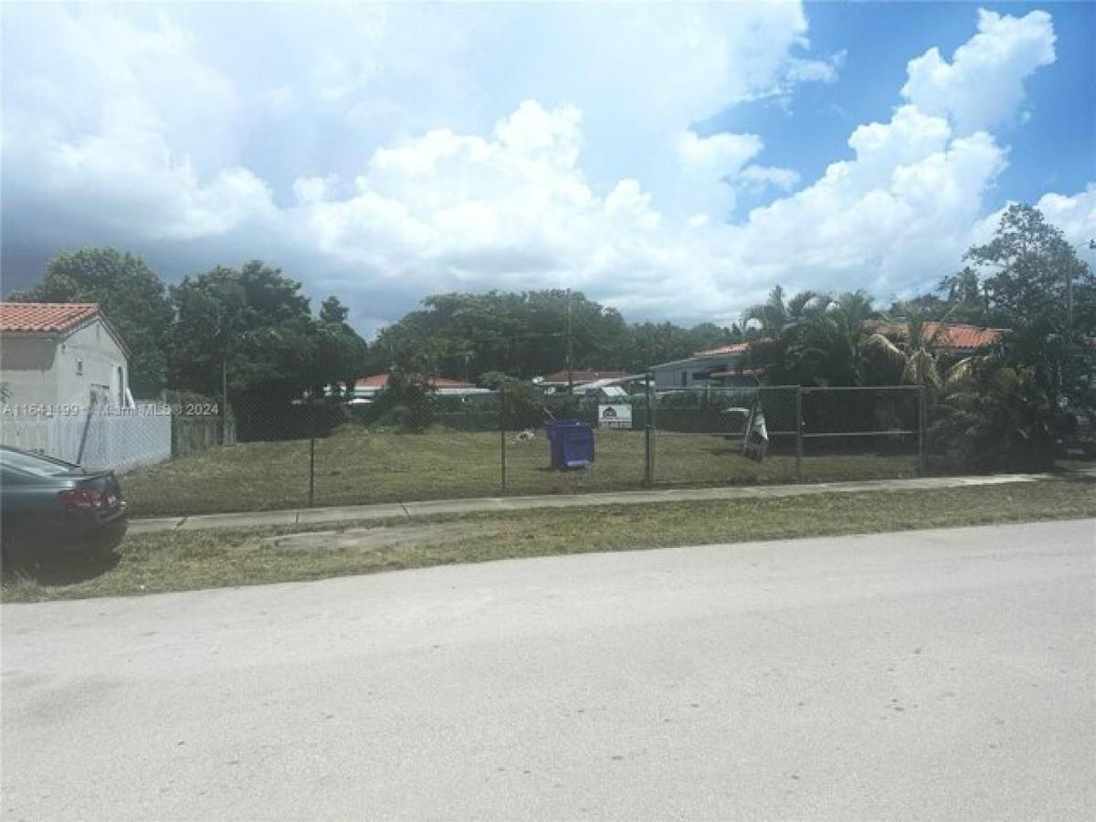 Picture of Residential Land For Sale in Miami, Florida, United States