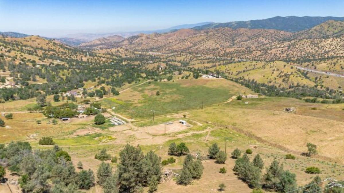 Picture of Residential Land For Sale in Tehachapi, California, United States